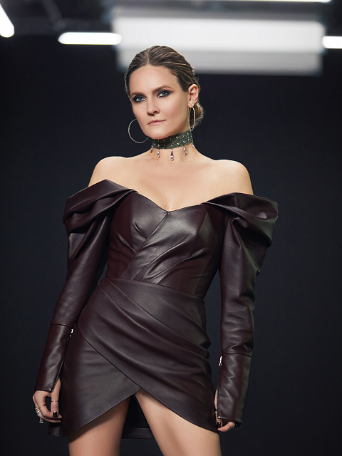 Коричневое платье-мини из кожи, 5