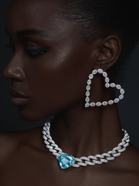 Серьги в виде сердец из белого золота с бриллиантами, 6 Серьги в виде сердец из белого золота с бриллиантами, 6