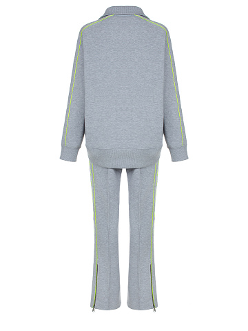 Серый трикотажный костюм с желтой вышивкой, 2