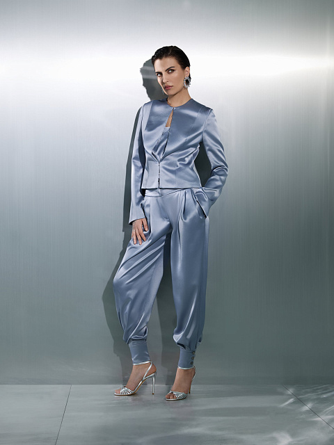 Шелковый костюм, 2