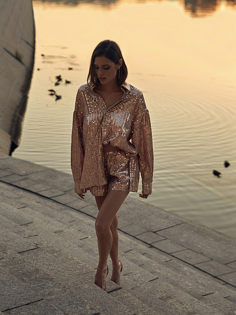 Розовая рубашка в пайетках, 4