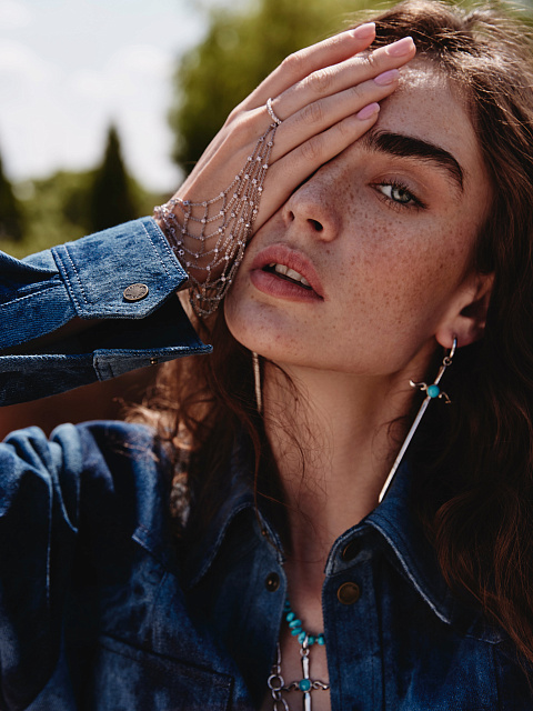 Колье с кулоном из позолоченного серебра и бирюзы, 3 Колье с кулоном из позолоченного серебра и бирюзы, 3