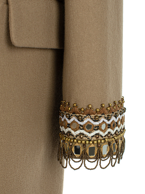 Бежевое двубортное пальто с вышивкой на рукавах, 4 Бежевое двубортное пальто с вышивкой на рукавах, 4