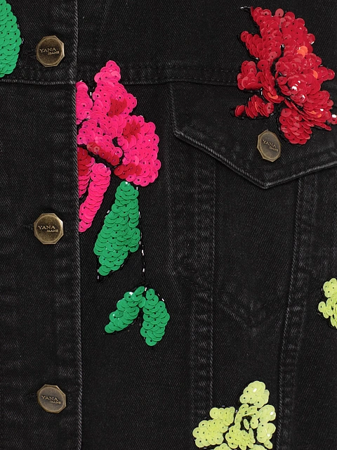 Черная укороченная джинсовка с рваным низом и цветочной вышивкой, 3