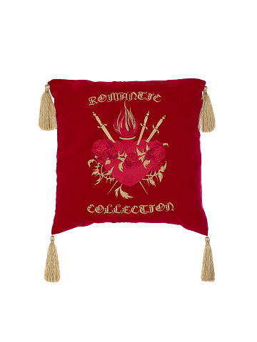 Красная бархатная подушка с вышивкой, 1