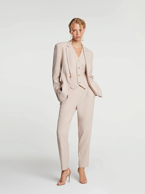 Пудровый костюм-тройка из вискозы, 2