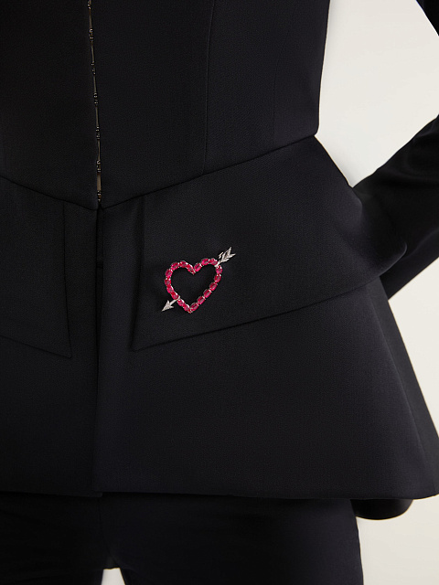 Брошь из белого золота в виде сердца с рубинами и бриллиантами, 3 Брошь из белого золота в виде сердца с рубинами и бриллиантами, 3