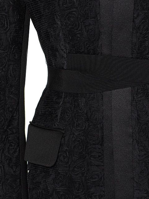 Черное пальто, 7