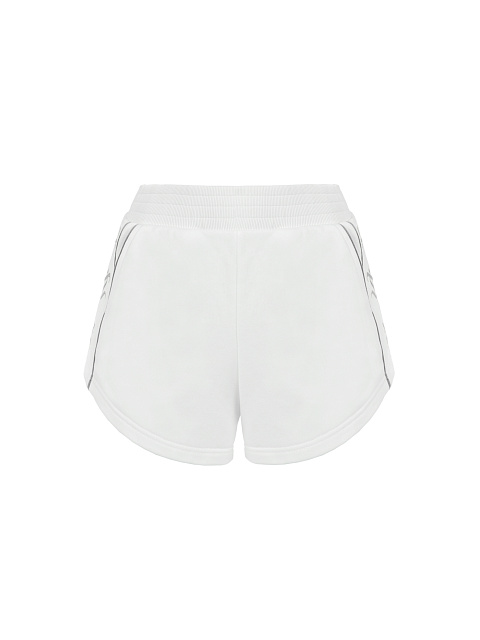 Белый трикотажный костюм с шортами и серой вышивкой, 3 Белый трикотажный костюм с шортами и серой вышивкой, 3