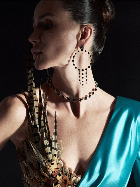 Колье из белого золота с черными бриллиантами, 4