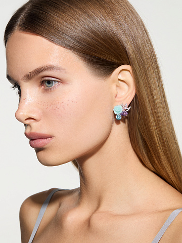 Пусеты из белого золота с розами из резного халцедона, аметистами, топазами и бриллиантами, 2 Пусеты из белого золота с розами из резного халцедона, аметистами, топазами и бриллиантами, 2