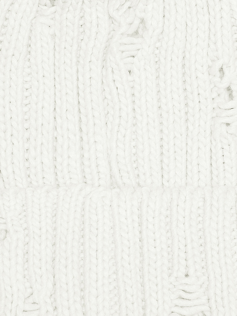 Белая вязаная шапка с дырками, 2