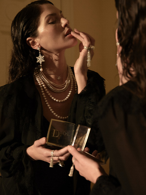 Серьги из белого золота в виде снежинок с бриллиантами и жемчугом, 4 Серьги из белого золота в виде снежинок с бриллиантами и жемчугом, 4