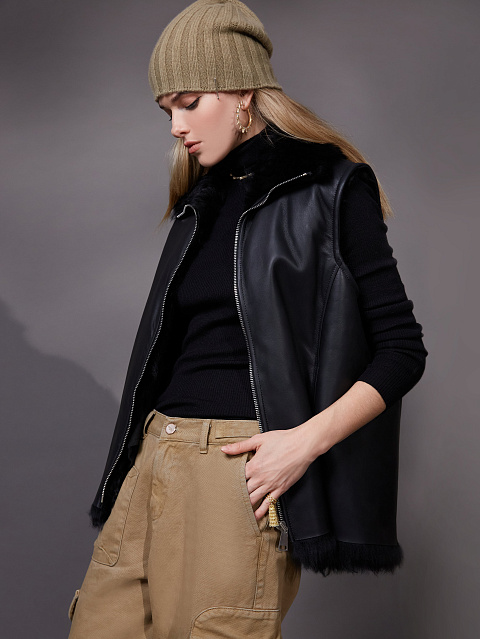 Темно-бежевая кашемировая шапка с булавкой из серебра, 3 Темно-бежевая кашемировая шапка с булавкой из серебра, 3