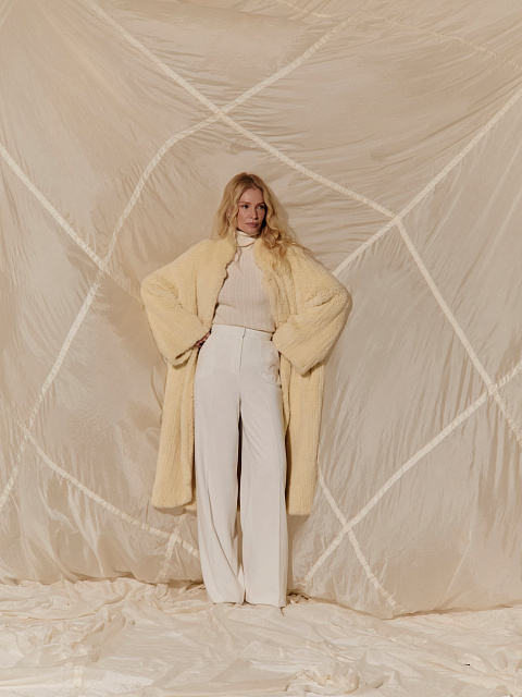 Светло-желтая вязаная шуба из норкового меха, 3