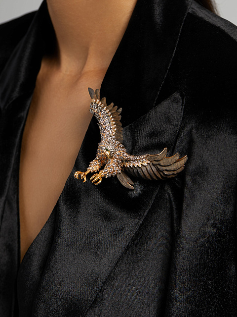 Брошь в виде орла из розового золота с коричневыми бриллиантами, 2