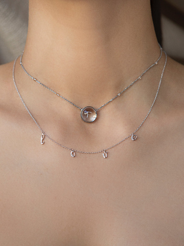 Колье с подвесками "Love" из белого золота и бриллиантов, 2