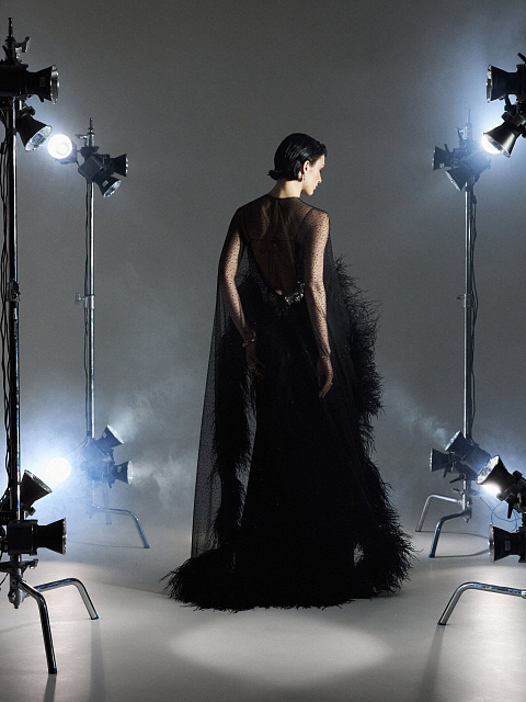 Черная накидка из фатина с боа, 7