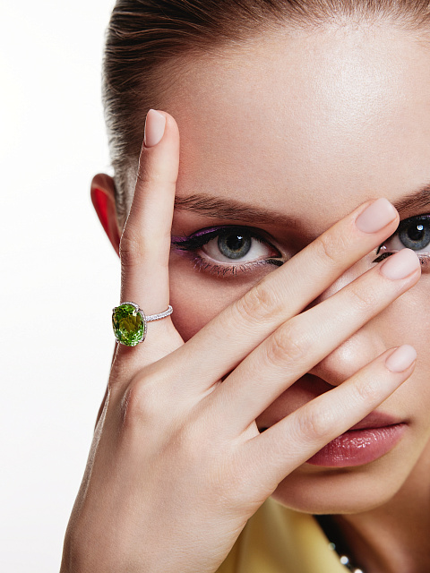 Кольцо из белого золота с мятным турмалином и бриллиантами, 4 Кольцо из белого золота с мятным турмалином и бриллиантами, 4