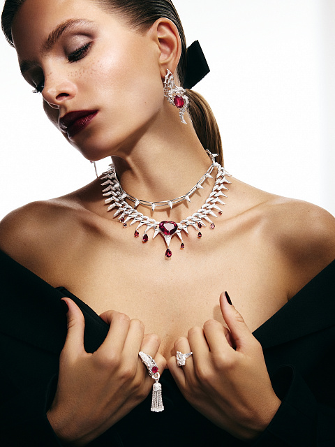 Кольцо-кисть из белого золота с рубинами и бриллиантами, 3 Кольцо-кисть из белого золота с рубинами и бриллиантами, 3