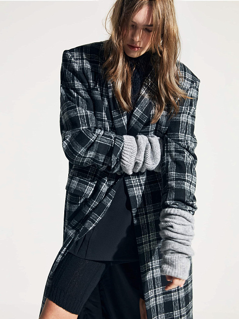 Черное однобортное пальто в белую клетку, 2