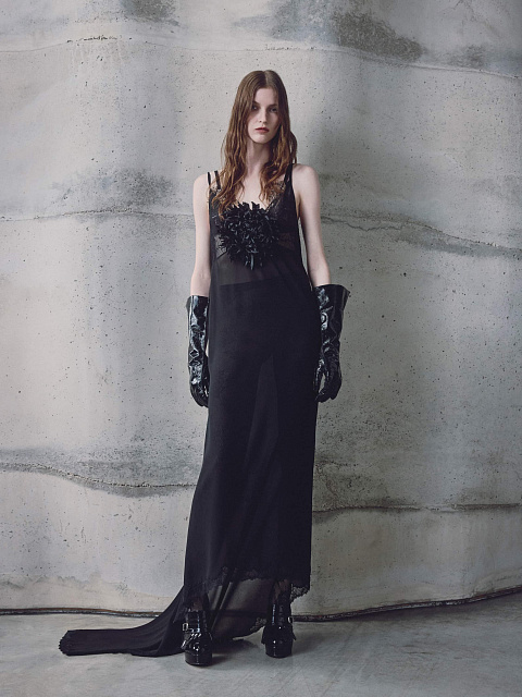 Черная брошь из органзы, 2