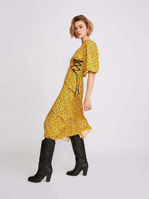 Желтое платье-миди с цветочным принтом и шнуровкой на талии, 4