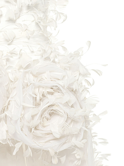 Белое платье из фатина с драпировкой и шлейфом, 4