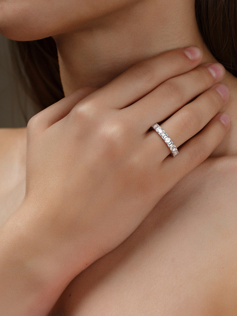 Кольцо из белого золота с бриллиантами изумрудной огранки, 2