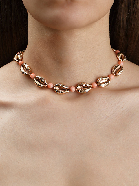 Колье из розового золота с кораллами и коричневыми бриллиантами, 2