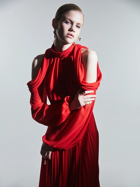 Красное платье-миди из шифона с открытыми плечами, 7 Красное платье-миди из шифона с открытыми плечами, 7