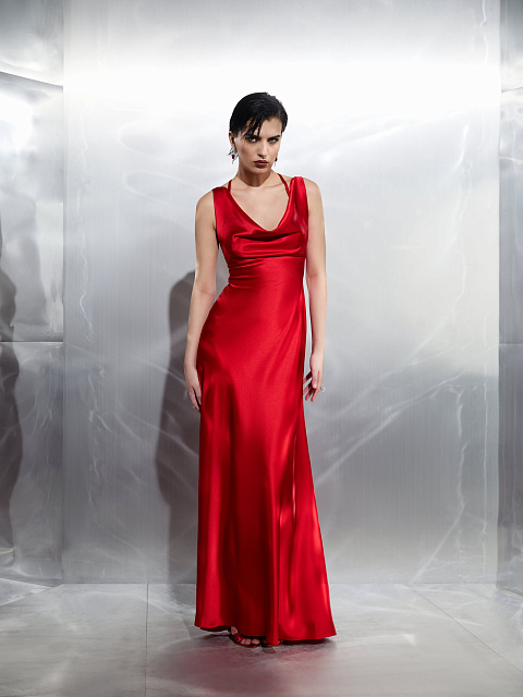 Красное платье-макси из шелка, 2