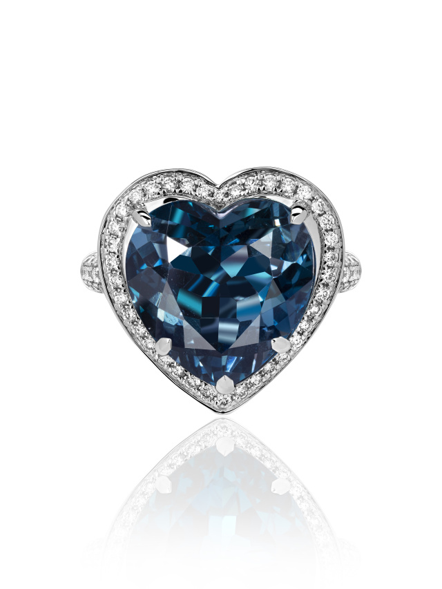 Кольцо из белого золота с топазом London Blue огранки «сердце» и бриллиантами, 2