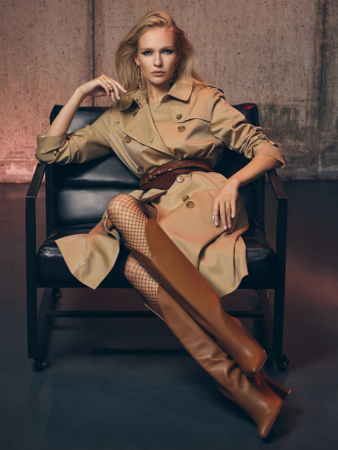 Бежевый двубортный тренч с поясом, 8