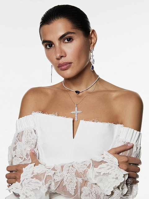 Колье с кулоном из белого золота с танзанитом и бриллиантами круглой огранки, 2 Колье с кулоном из белого золота с танзанитом и бриллиантами круглой огранки, 2