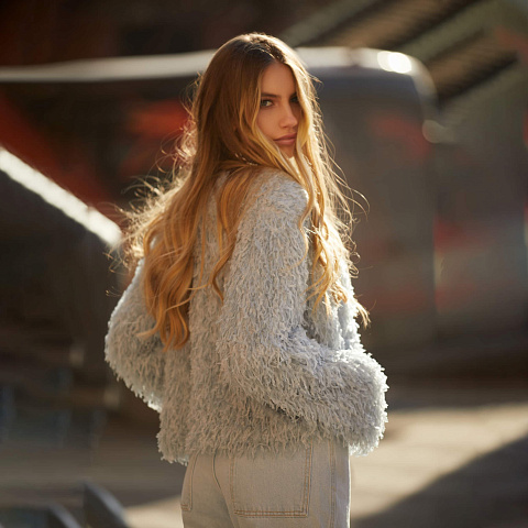 LIKE YANA