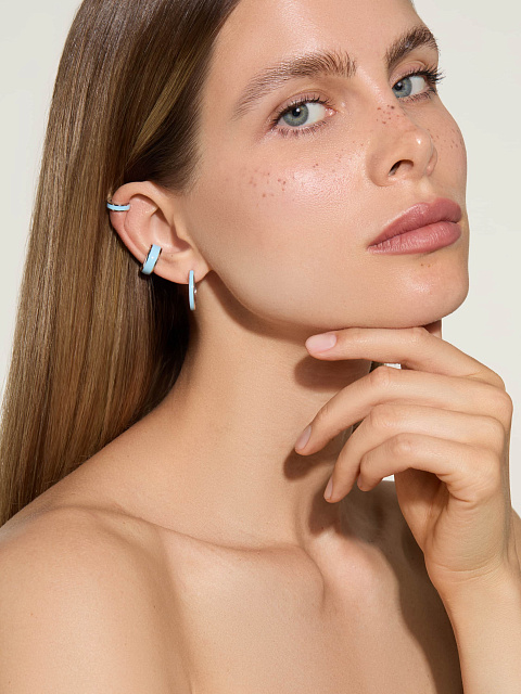 Широкий кафф из белого золота с эмалью Baby Blue Color, 3