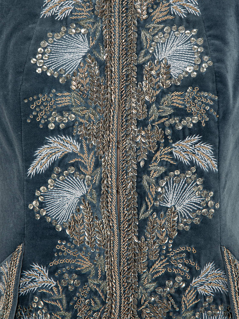 Серо-голубой фрак из бархата с вышивкой, 3 Серо-голубой фрак из бархата с вышивкой, 3