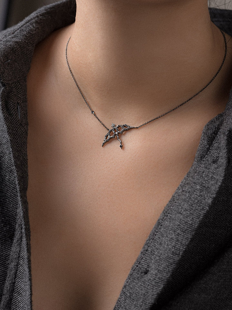 Колье из черненого золота и черных бриллиантов с кулоном в виде дракона, 2 Колье из черненого золота и черных бриллиантов с кулоном в виде дракона, 2