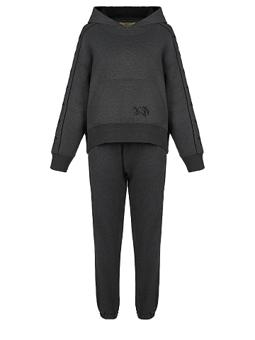 Серый трикотажный костюм с вышивкой в виде крестов, 1