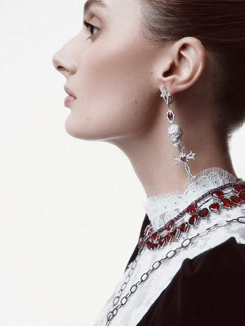 Серьги из белого золота с рубинами и бриллиантами, 2 Серьги из белого золота с рубинами и бриллиантами, 2