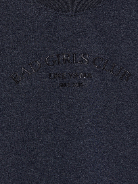 Темно-синий костюм с бермудами и тональной вышивкой, 3