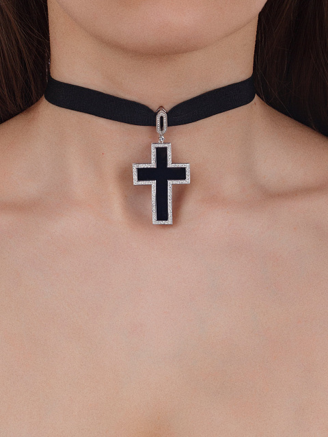 Кулон-крест из белого золота с агатом и бриллиантами круглой огранки, 3 Кулон-крест из белого золота с агатом и бриллиантами круглой огранки, 3