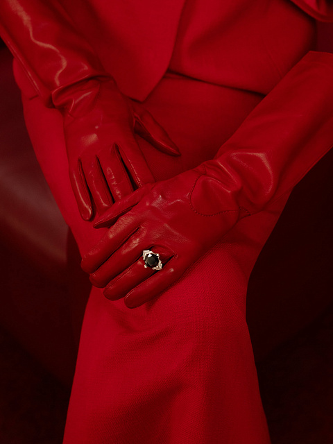 Кольцо из белого золота с черным бриллиантом, 3 Кольцо из белого золота с черным бриллиантом, 3