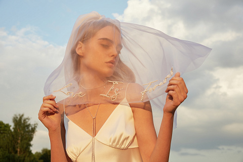 Белая короткая фата с вышивкой Love Is Forever, 15