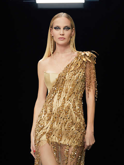 Золотистое асимметричное платье-макси из сетки с бисером, 6