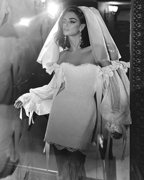 Белая короткая фата с вышивкой Love Is Forever, 6