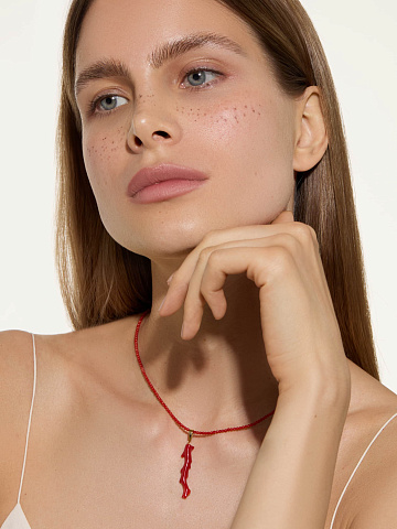 Колье с кулоном из коралла, 2