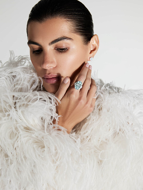 Пусеты из белого золота с опалом в огранке «сердце», 4 Пусеты из белого золота с опалом в огранке «сердце», 4